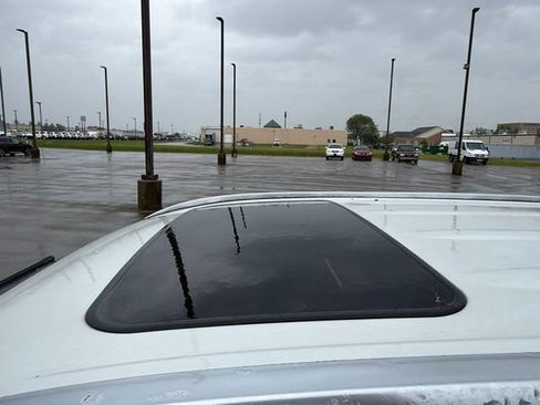 Used 2022 Toyota Highlander Limited FWD image 4