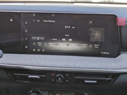New 2026 Nissan Kicks SV w/ SV Premium Package FWD image 18