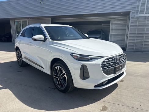 Used 2025 Audi Q5 Premium Plus w/ Premium Plus image 3