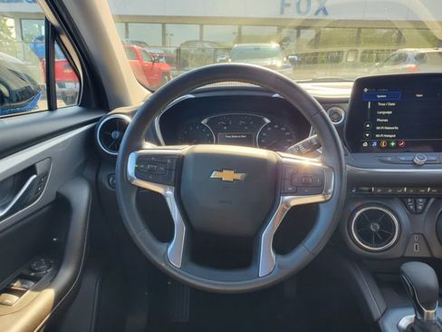 Certified 2024 Chevrolet Blazer LT w/ Convenience Package FWD image 17