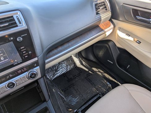 Used 2015 Subaru Outback 3.6R Limited image 19