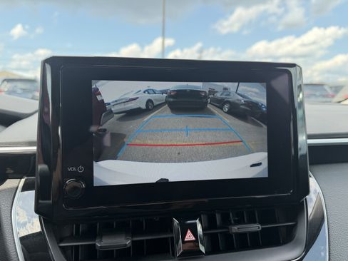 Used 2024 Toyota Corolla LE FWD image 17