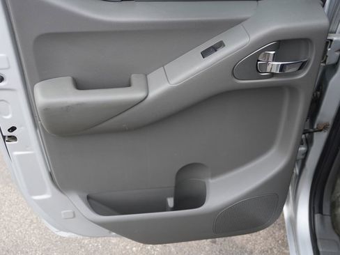 Used 2012 Nissan Frontier SV AWD/4WD image 24