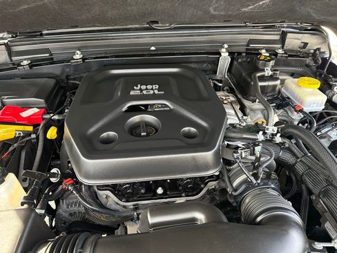 Certified 2021 Jeep Wrangler Unlimited Sahara image 24