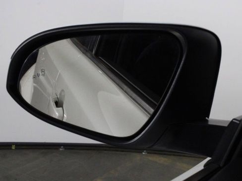 Used 2021 Toyota C-HR XLE image 37