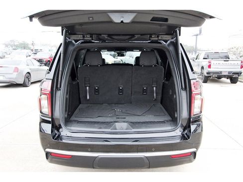 Used 2024 Chevrolet Suburban LT image 27