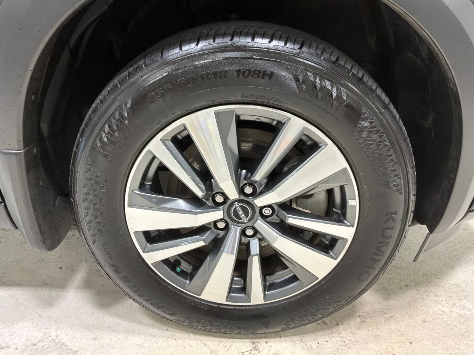 Used 2025 Nissan Pathfinder SL AWD/4WD image 11