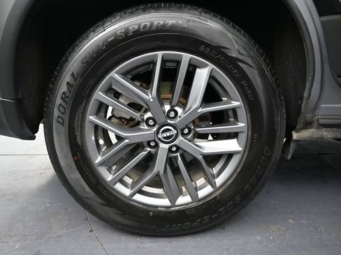 Used 2024 Nissan Rogue S FWD image 9