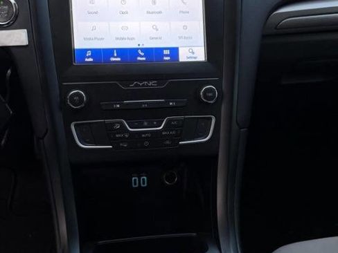 Used 2020 Ford Fusion SE w/ Equipment Group 151A image 11