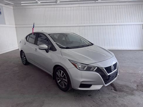 Used 2020 Nissan Versa SV FWD image 3