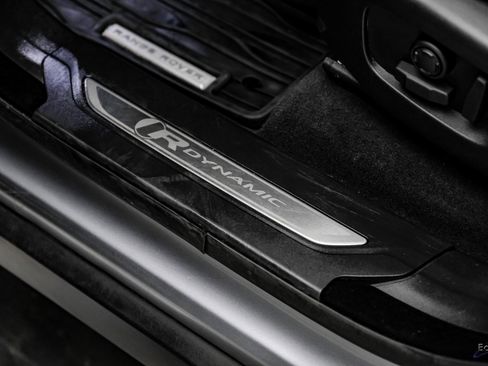 Used 2022 Land Rover Range Rover Velar R-Dynamic S image 39