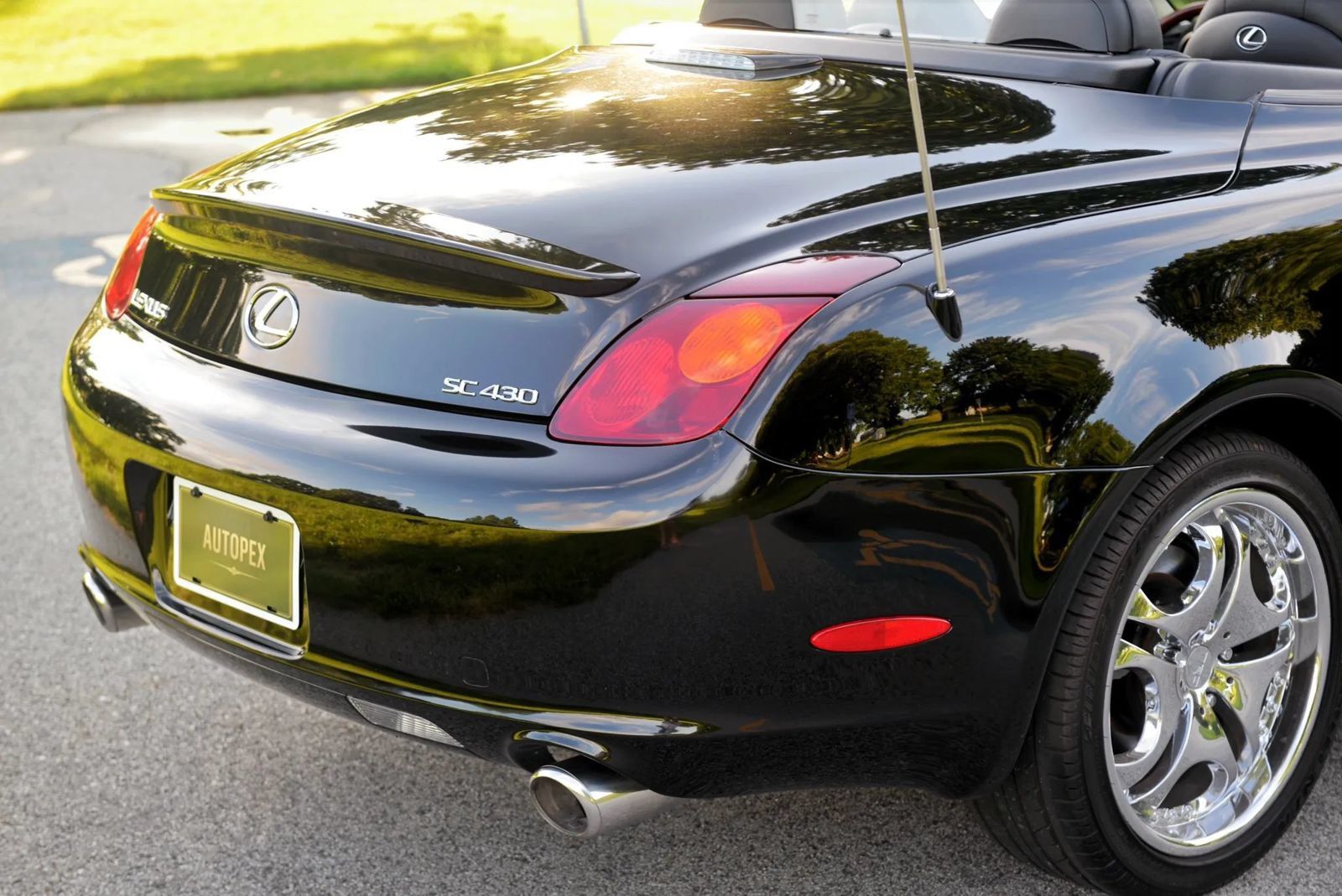 Used 2002 Lexus SC 430 Convertible RWD image 32