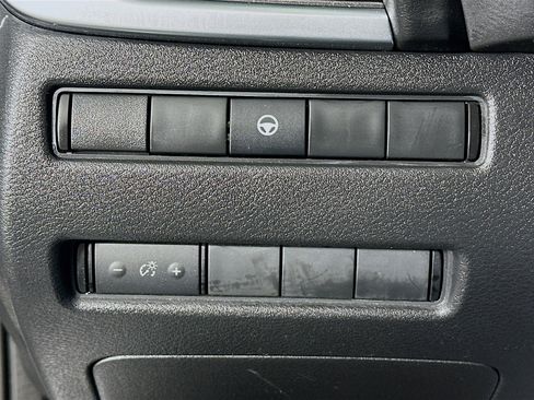 Used 2022 Nissan Rogue SV image 16