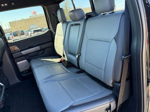 Used 2022 Ford F150 Lightning Lariat image 20