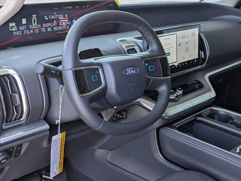 New 2026 Ford Expedition Platinum AWD/4WD image 3
