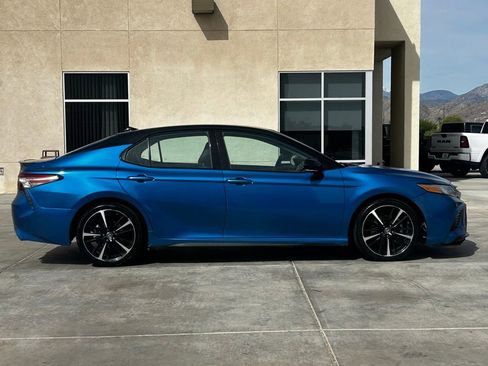 Used 2019 Toyota Camry XSE FWD image 7