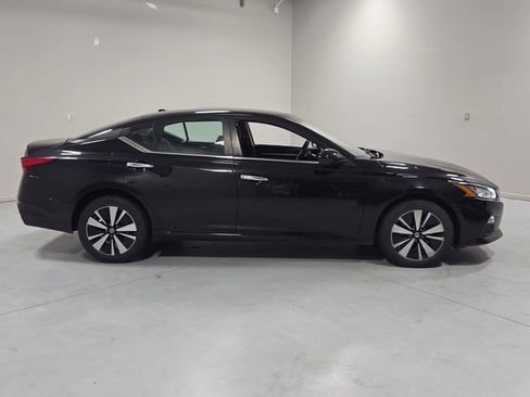 Used 2022 Nissan Altima 2.5 SV AWD/4WD image 15