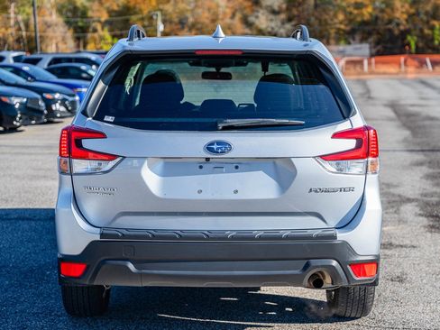 Used 2023 Subaru Forester Premium image 6