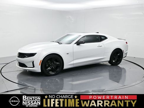Used 2023 Chevrolet Camaro LT image 1