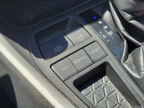 Used 2021 Toyota RAV4 XLE FWD image 28