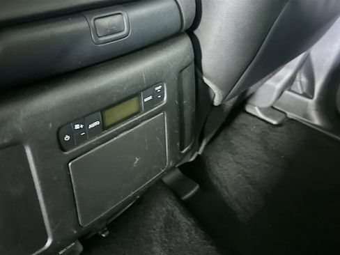Used 2024 Nissan Armada SL w/ Captain's Chairs Package image 28