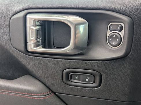 Used 2021 Jeep Wrangler Unlimited Rubicon AWD/4WD image 13