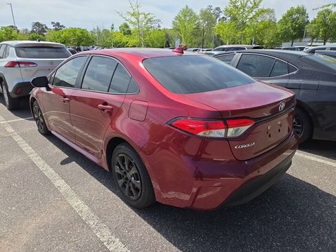 Used 2025 Toyota Corolla LE image 5