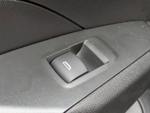 New 2026 Chevrolet Trax RS w/ Sunroof Package image 23