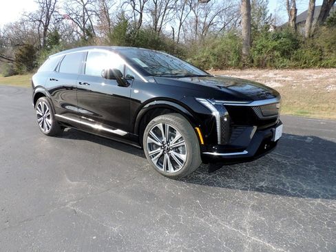 New 2026 Cadillac Optiq Luxury 2 image 3