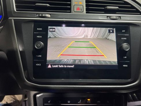 Used 2024 Volkswagen Tiguan SE R-Line FWD image 28