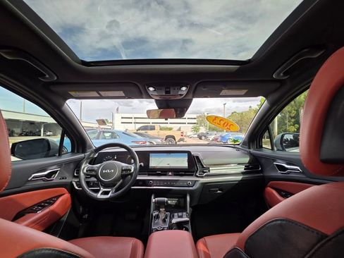 Used 2023 Kia Sportage SX image 4