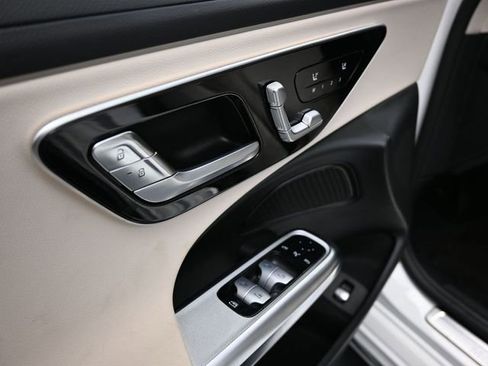 Used 2025 Mercedes-Benz E 450 4MATIC Sedan image 13