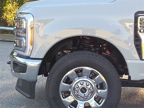 New 2026 Ford F250 Lariat w/ Chrome Package image 5