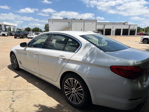 Used 2019 BMW 530i w/ Convenience Package RWD image 5
