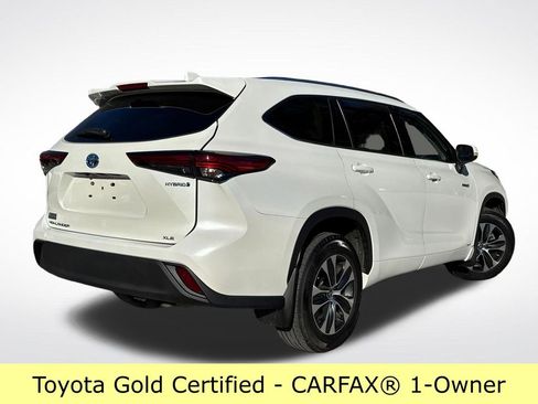 Certified 2021 Toyota Highlander XLE image 6