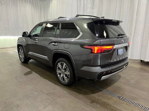 Used 2025 Toyota Sequoia Capstone AWD/4WD image 5