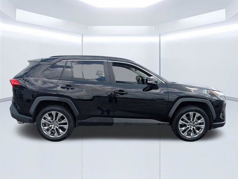 Used 2023 Toyota RAV4 XLE Premium FWD image 3