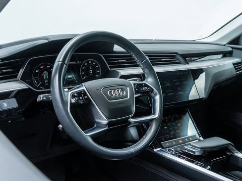 Used 2024 Audi Q8 e-tron Premium image 13