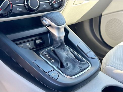 Used 2023 Kia Soul LX image 15