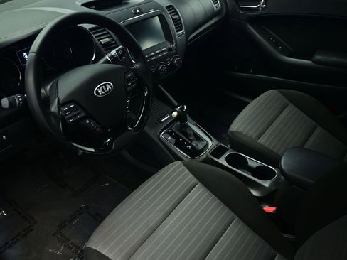 Used 2017 Kia Forte S image 45