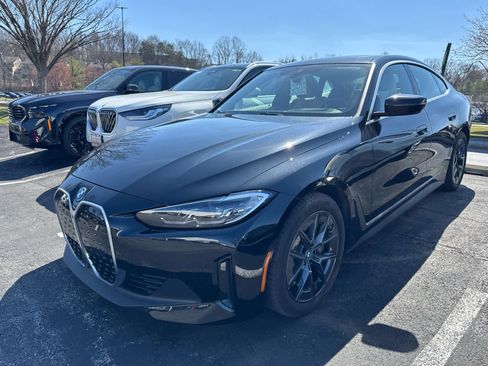 Used 2023 BMW i4 eDrive40 w/ Premium Package image 3