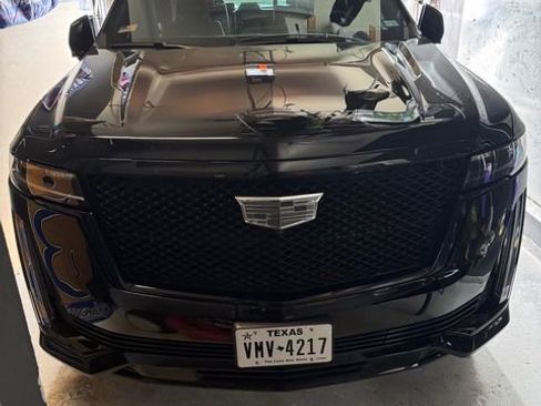 Used 2024 Cadillac Escalade Sport w/ LPO, ONYX Package image 27