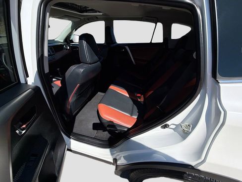 Used 2014 Toyota RAV4 Limited w/ Technology Package image 27