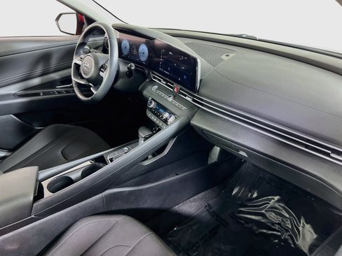 Used 2023 Hyundai Elantra SEL w/ Convenience Package FWD image 28