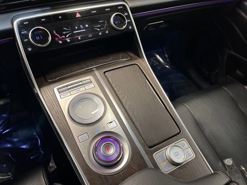 Used 2021 Genesis GV80 2.5T w/ Prestige Package 04 image 7