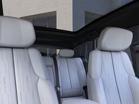 New 2025 Cadillac Lyriq Luxury image 24