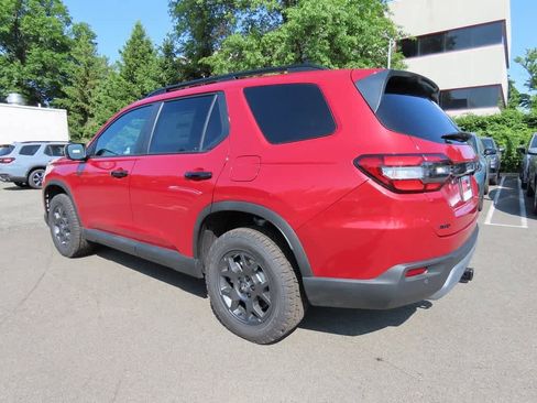 New 2025 Honda Pilot TrailSport image 4