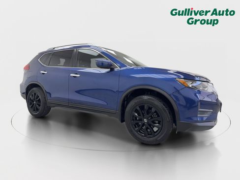 Used 2020 Nissan Rogue S w/ Special Edition Package FWD image 12