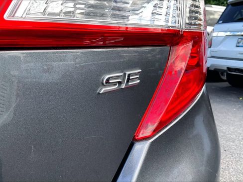 Used 2012 Toyota Camry SE FWD image 7
