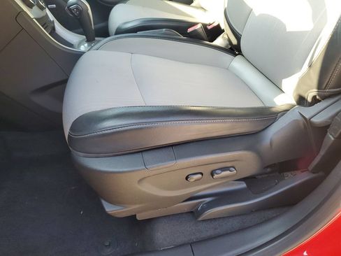 Used 2016 Chevrolet Trax LT w/ LT Sun and Sound Package AWD/4WD image 15